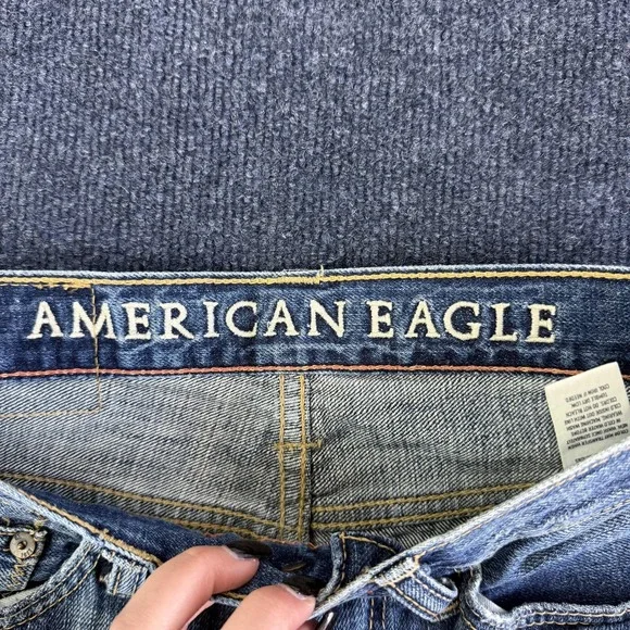 American Eagle Jeans Womens 26x28 Medium Wash Blue Denim Relaxed Straight Casual - Picture 4 of 13